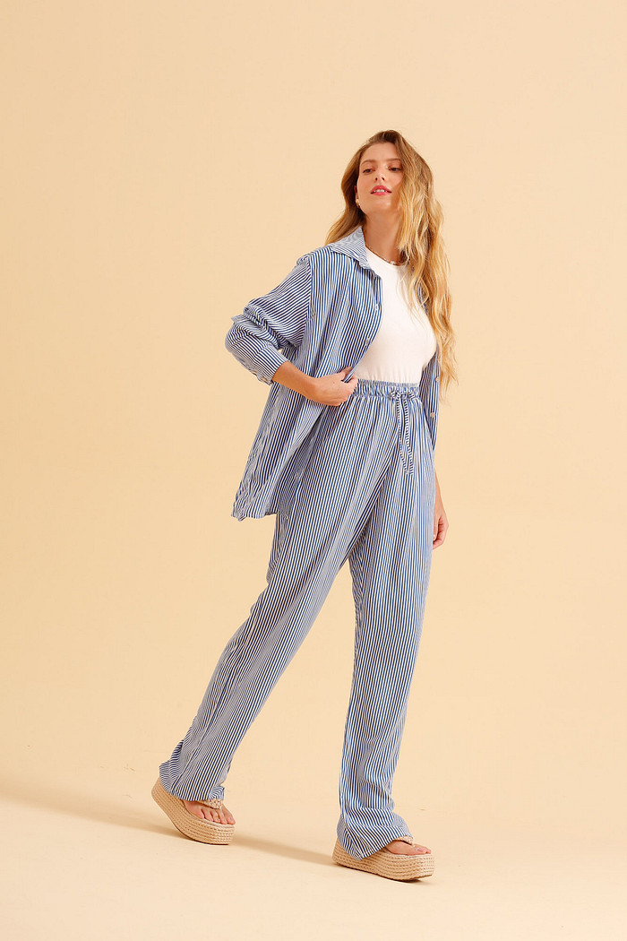 CALÇA RETA LISTRADA LISTRADO AZUL