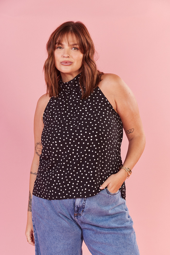 BLUSA JULIA POA FUNDO PRETO