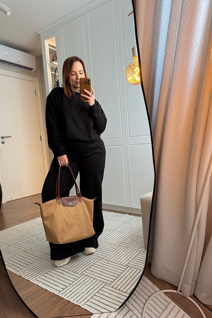 CASACO DE MOLETOM ANNA PRETO