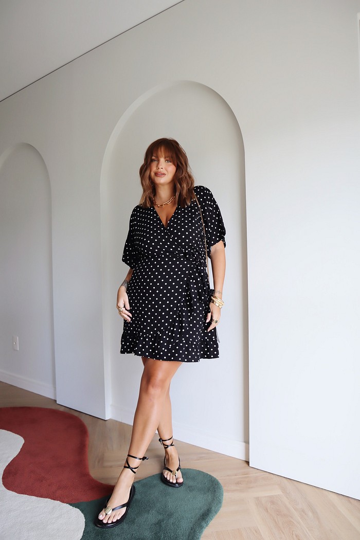 VESTIDO HELENA POA FUNDO PRETO