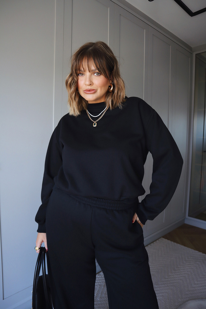 CASACO DE MOLETOM ANNA PRETO