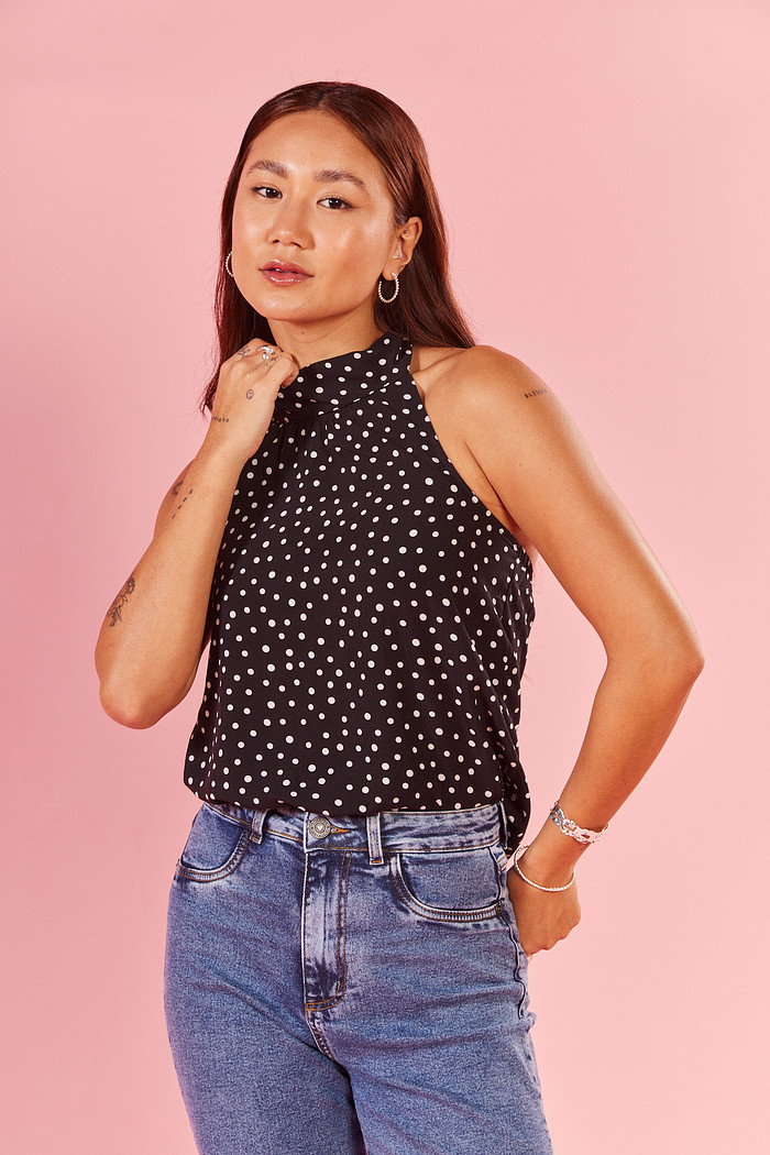 BLUSA JULIA POA FUNDO PRETO