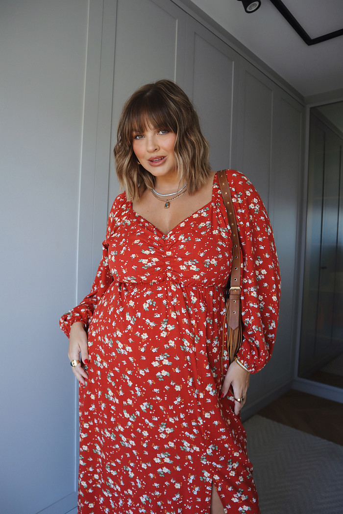 VESTIDO MIDI EMILY FLORAL FUNDO OCRE