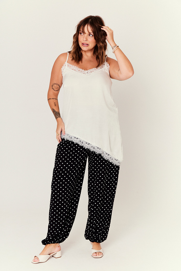 CALCA ALADIM EM POA PRÉ VENDA POA FUNDO PRETO