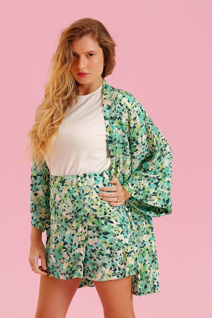 SHORTS SAIA FLORAL FUNDO VERDE