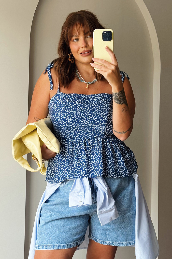 BLUSA ALÇA ANA FLORAL FUNDO AZUL