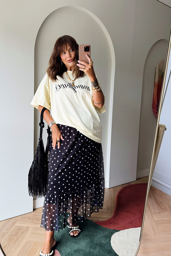 SAIA MIDI EM TULE MARI POA FUNDO PRETO