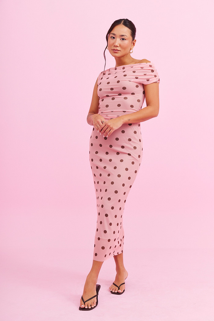 VESTIDO TULE SUELEN POA FUNDO ROSA