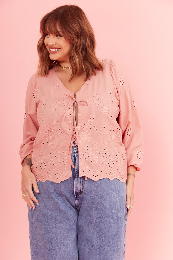 BLUSA EM LAISE EDUARDA ROSA