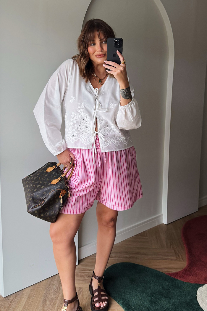 SHORTS CAMILE LISTRADO ROSA E VERMELHO