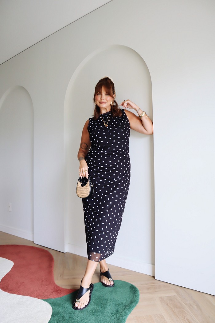 VESTIDO JULIA POA FUNDO PRETO