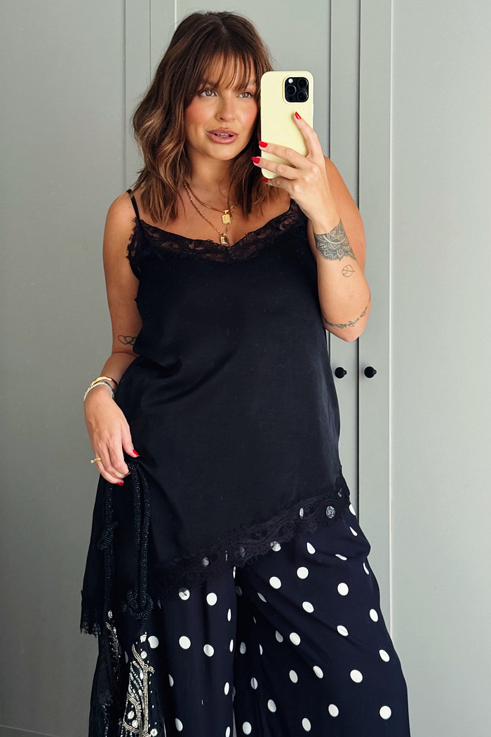 REGATA DE ALÇA JOICE PRETO