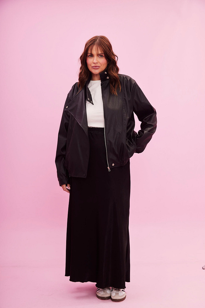 Saia Midi Alongada Paola PRETO