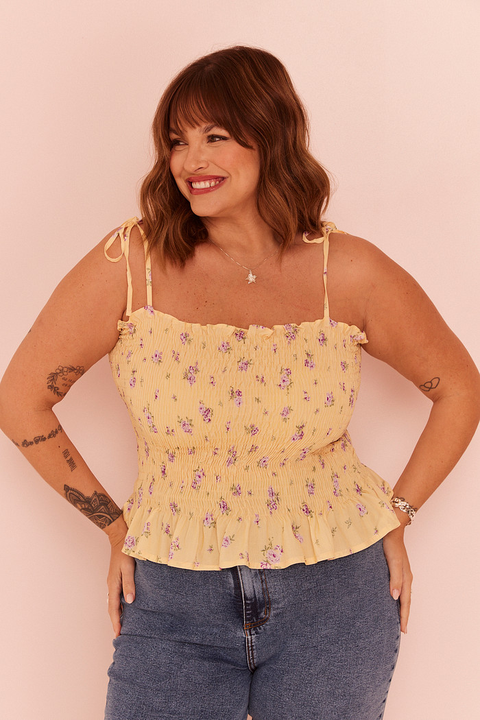 BLUSA ELAINE ESTAMPA FLORAL FUNDO AMARELO