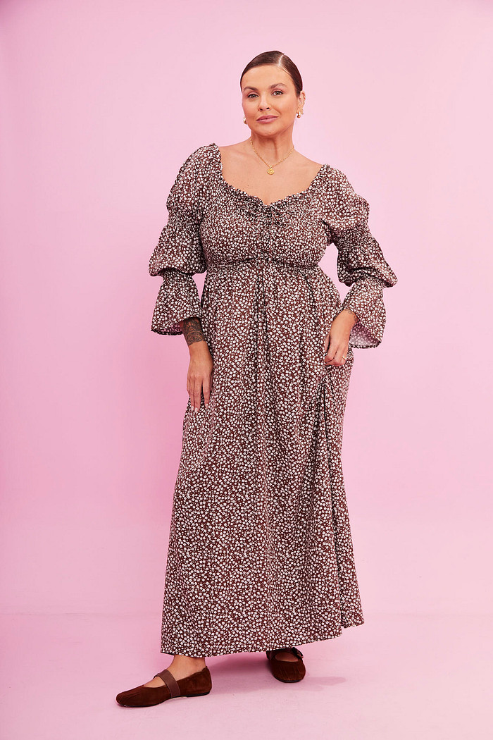 VESTIDO EMANUELE FLORAL FUNDO MARROM