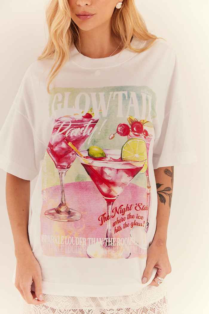 T-SHIRT OVER GLOWTAIL BRANCO ACUCAR