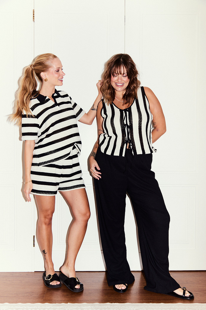 COLETE LISTRADO PRETO