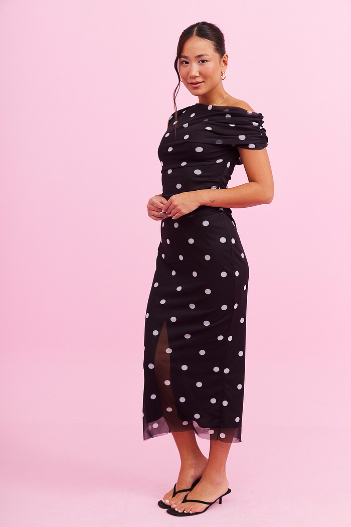 VESTIDO CATARINA POA FUNDO PRETO