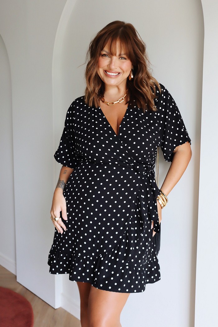 VESTIDO HELENA POA FUNDO PRETO