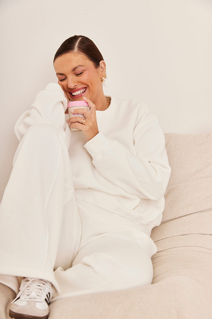 CASACO DE MOLETOM PREMIUM TALI OFF WHITE