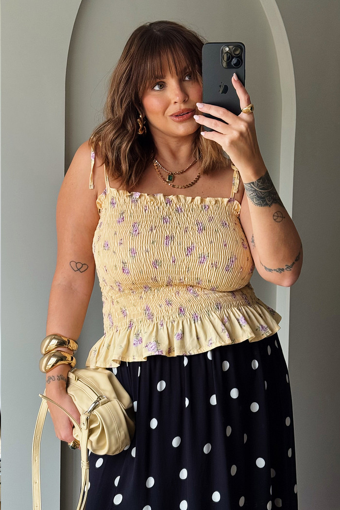 BLUSA ELAINE ESTAMPA FLORAL FUNDO AMARELO