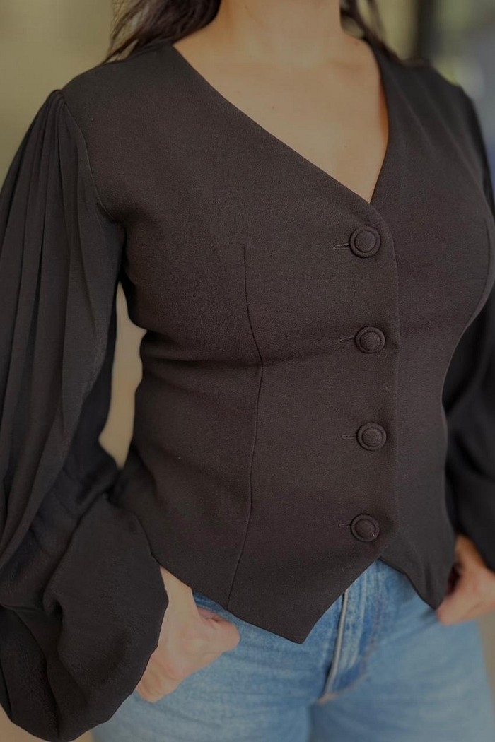 BLUSA COM MANGA LONGA PRETA LANÇA PERFUME