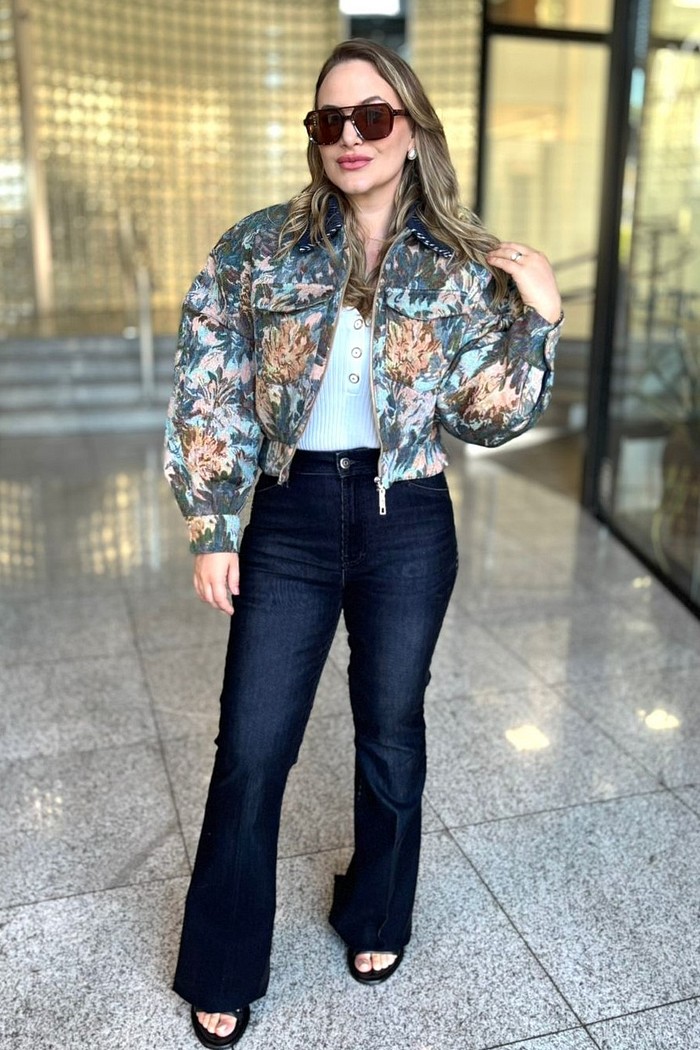 CALCA FLARE VELVET WASHED JEANS ESCURO JOHN JOHN