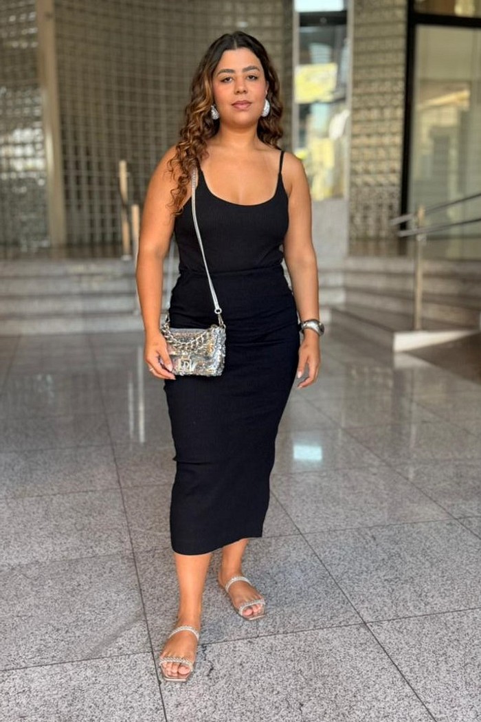 SAIA RIBANA MIDI FENDA LATERAL PRETO CALVIN KLEIN