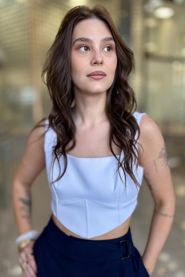 CROPPED DET CORPETE BRANCO MY PLACE