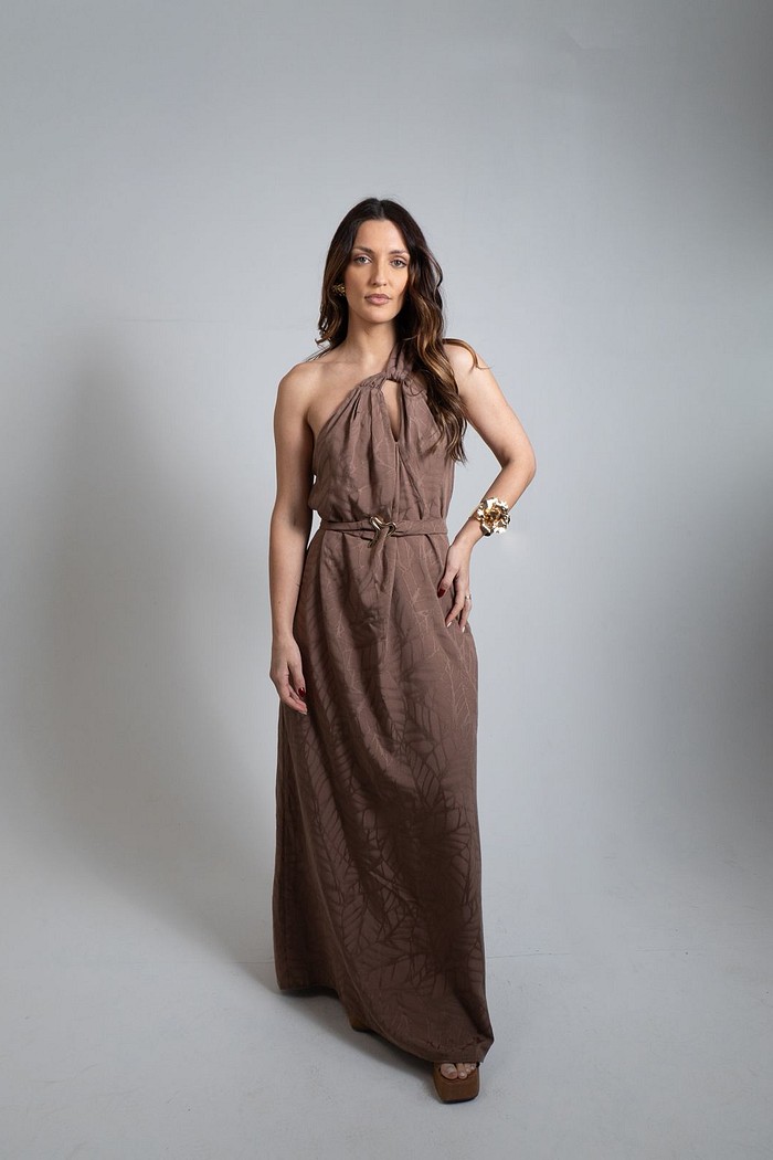 VESTIDO SOLTO UM OMBRO SO COM ALCA MIDI MARROM MORENA ROSA