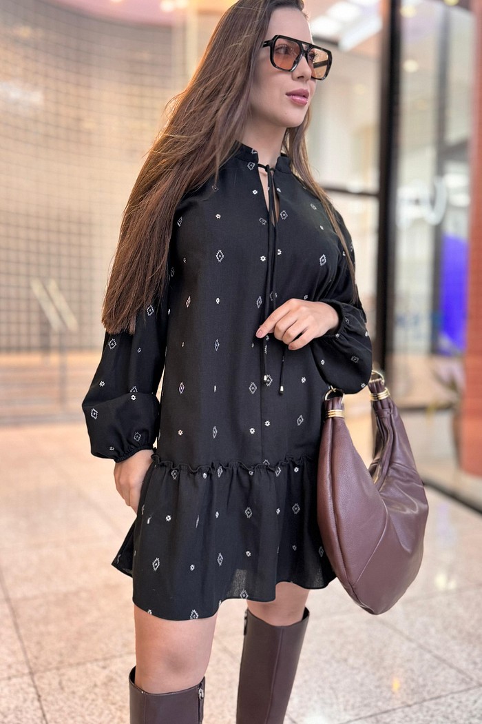 VESTIDO SOLTO BORDADOS PRETO MORENA ROSA