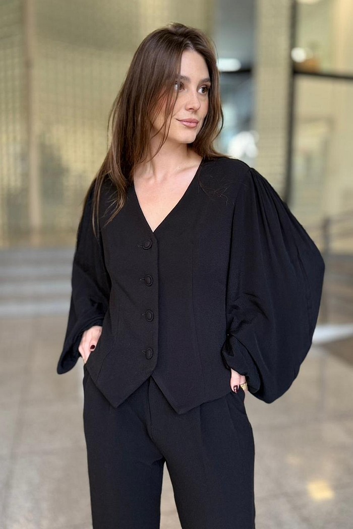 BLUSA COM MANGA LONGA PRETA LANÇA PERFUME