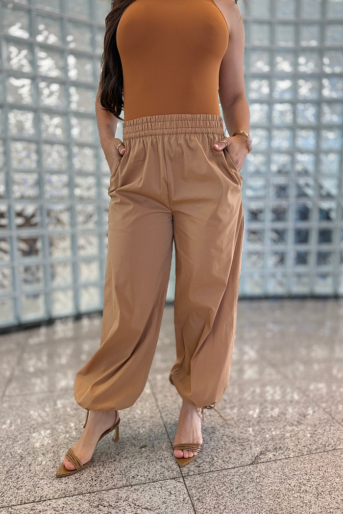 CALCA JOGGING ALTA  CAMEL MORENA ROSA