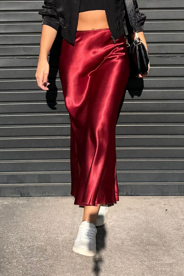 SAIA MIDI CETIM VERMELHO FORTE MY PLACE