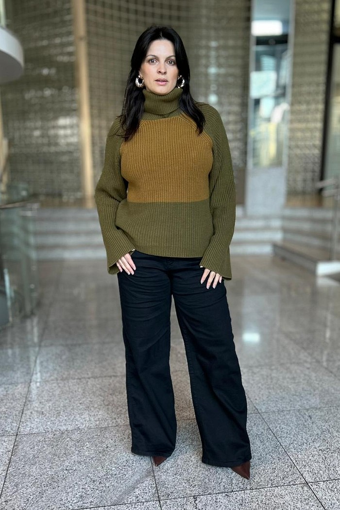 PULL DE TRICOT GOLA ALTA BICOLOR ANIMALE