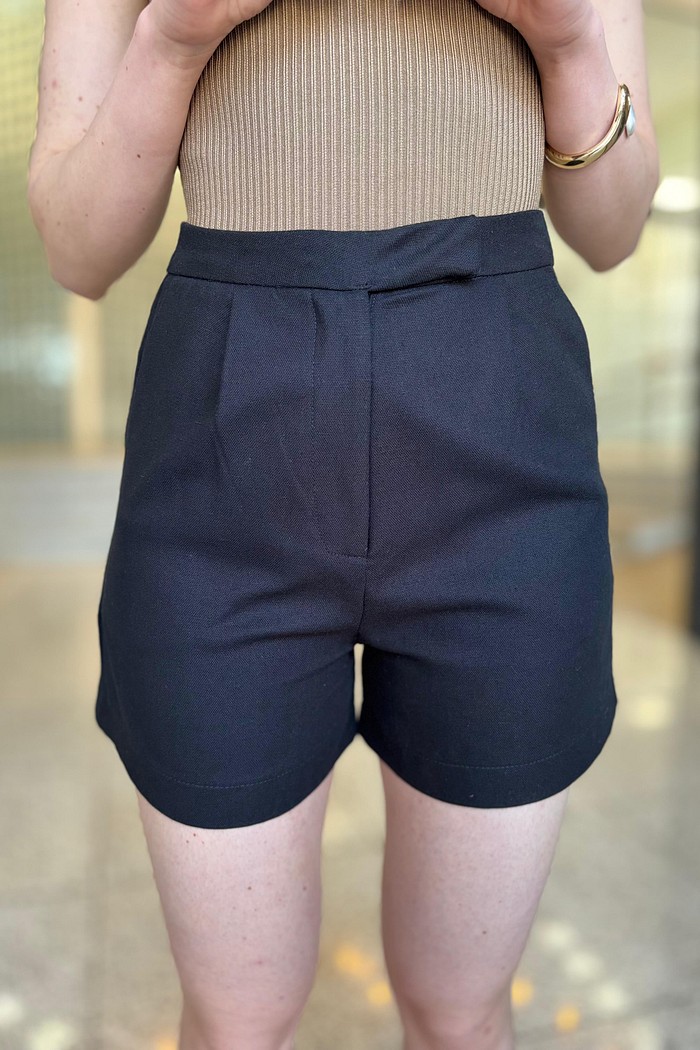 BERMUDA ALFAIATARIA CHINO PRETO LANÇA PERFUME