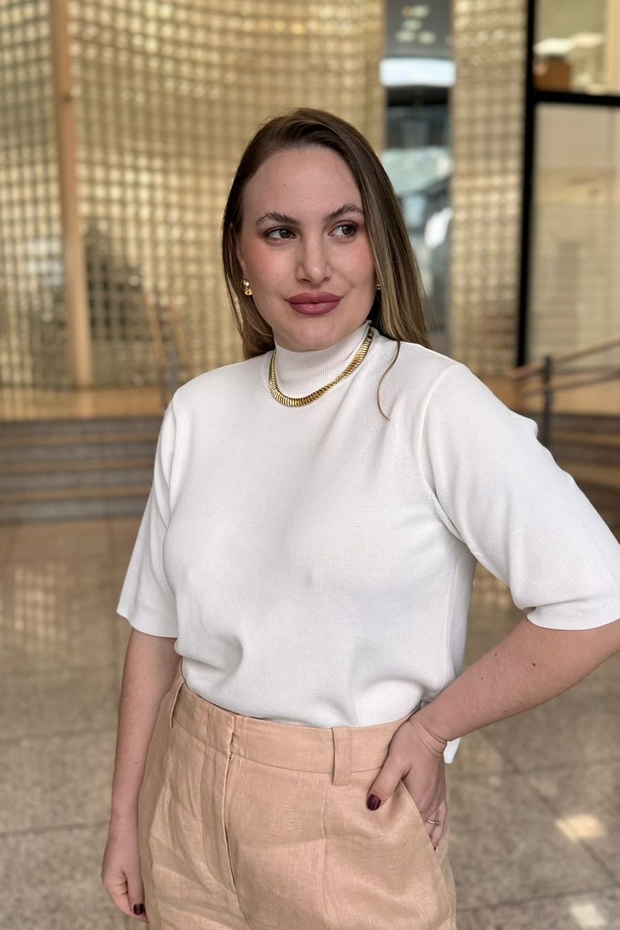 TSHIRT TRICOT BASICA GOLA ALTA OFF WHITE ANIMALE