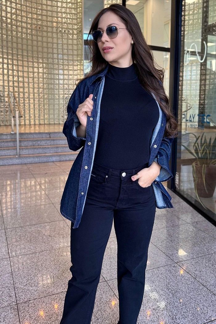 TSHIRT TRICOT BASICA GOLA  ALTA PRETO ANIMALE