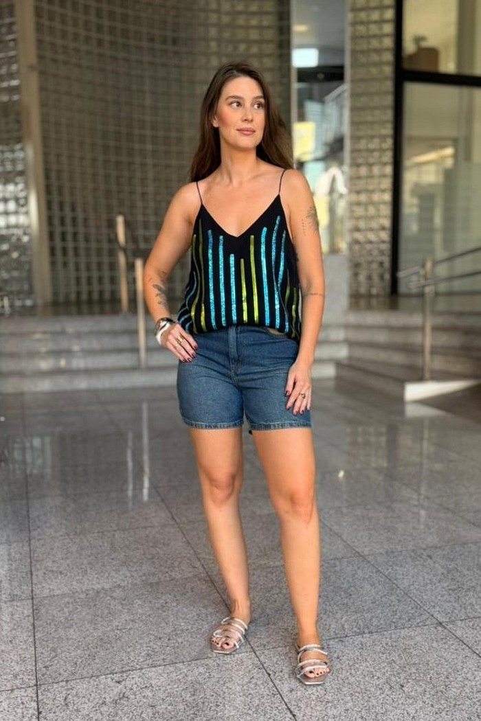 BLUSA DECOTE V ALCA BORDADA MORENA ROSA