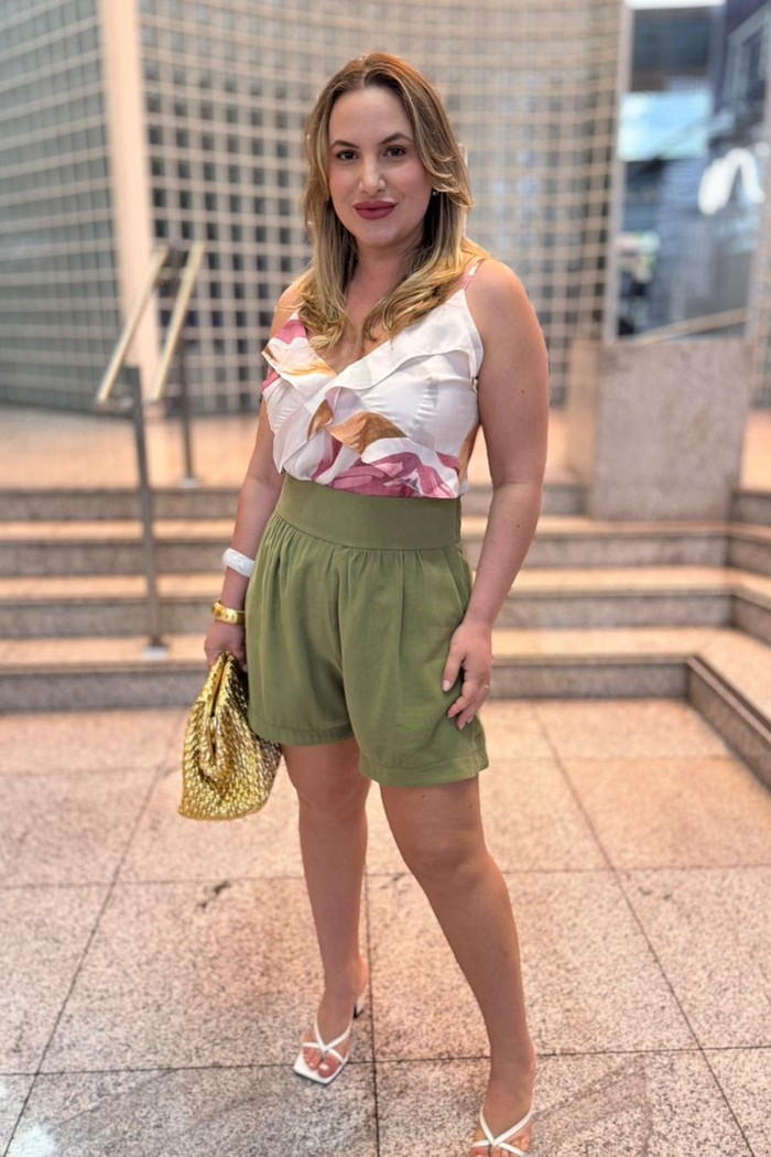 SHORT CINTURA  ALTA VERDE OLIVA LANÇA PERFUME