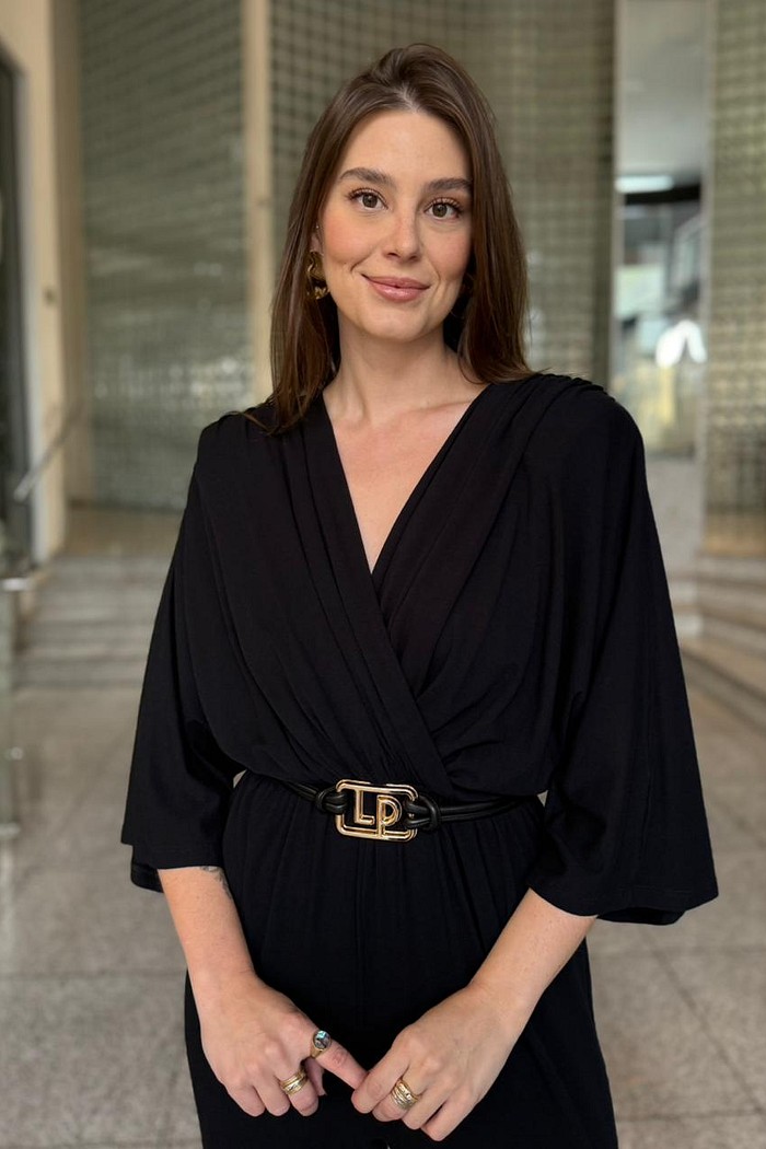 MACACAO JOGGING MANGA AMPLA PRETO LANÇA PERFUME