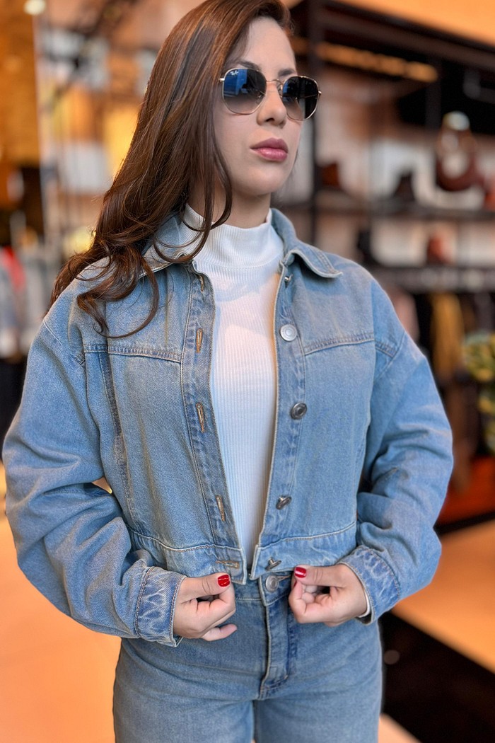 JAQUETA JEANS SOLTA MORENA ROSA