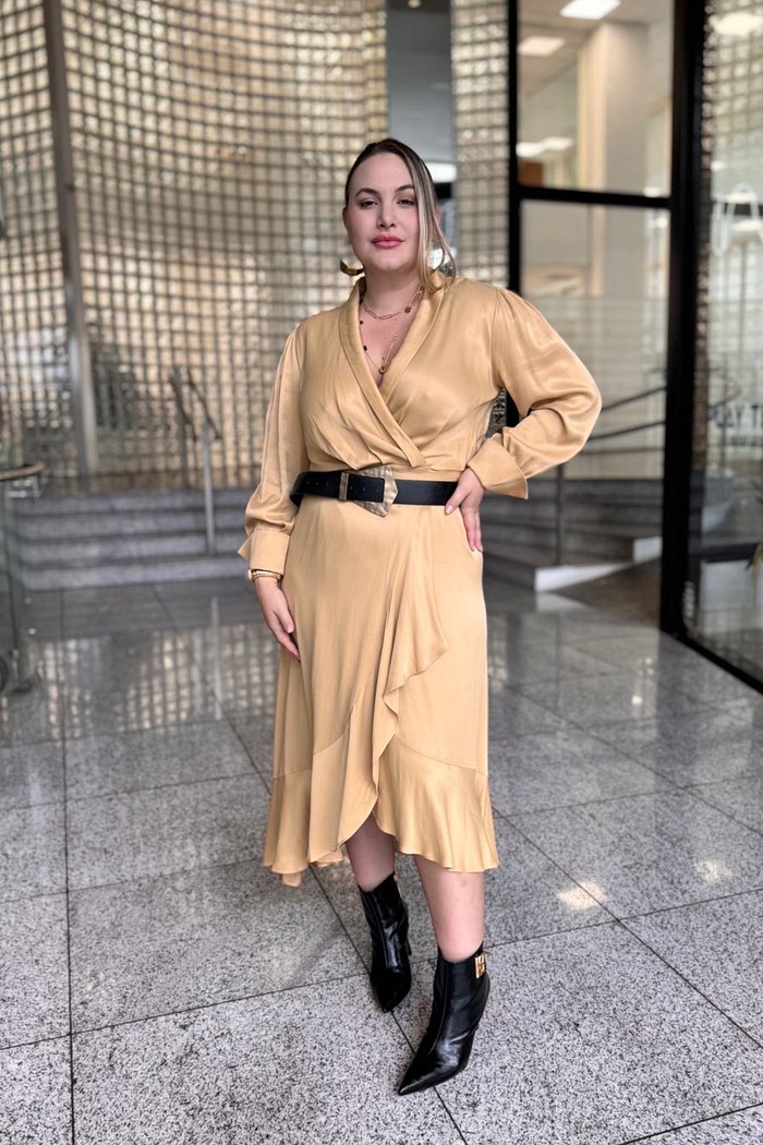 VESTIDO SOLTO TRANSPASSADO BEGE MORENA ROSA