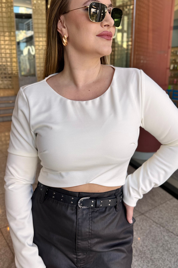 BLUSA  AJUSTADA DECOTE  CANOA   OFF WHITE MORENA ROSA