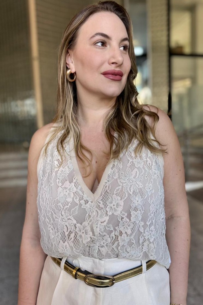 BLUSA DECOTE V CAVA FRANCESA DETALHE RENDA MORENA ROSA