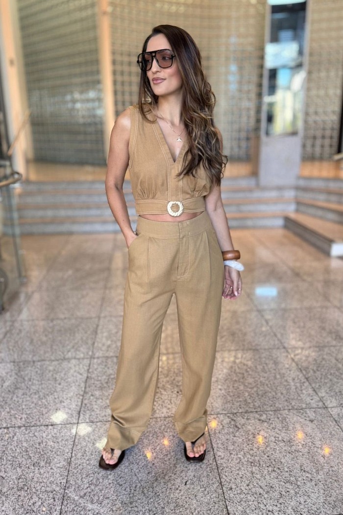 CALCA ALFAIATARIA COS ALTO DETALHE BARRA MORENA ROSA