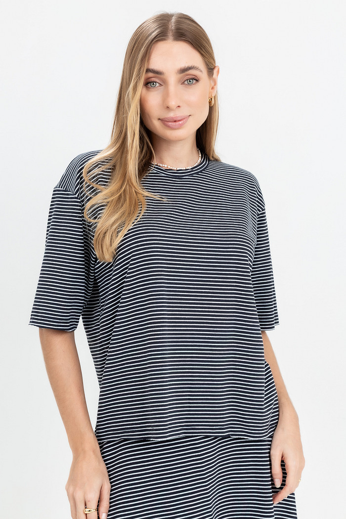 Blusa Listras Manga Curta Modelagem Solta