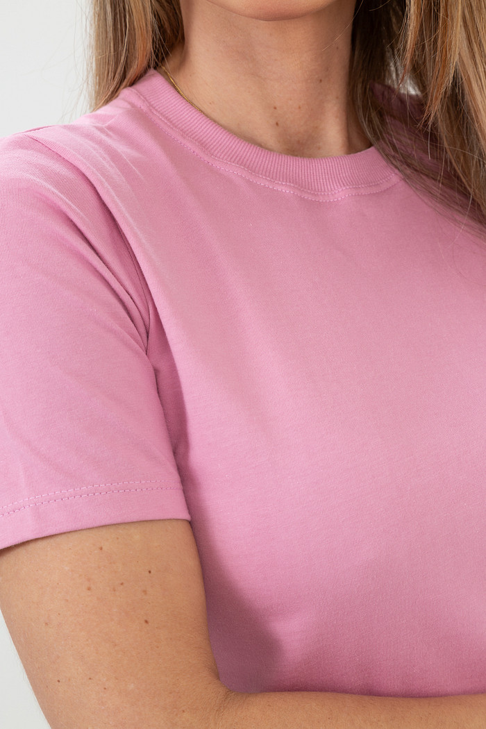 Camiseta Feminina Algodão Gola Ribana Básica