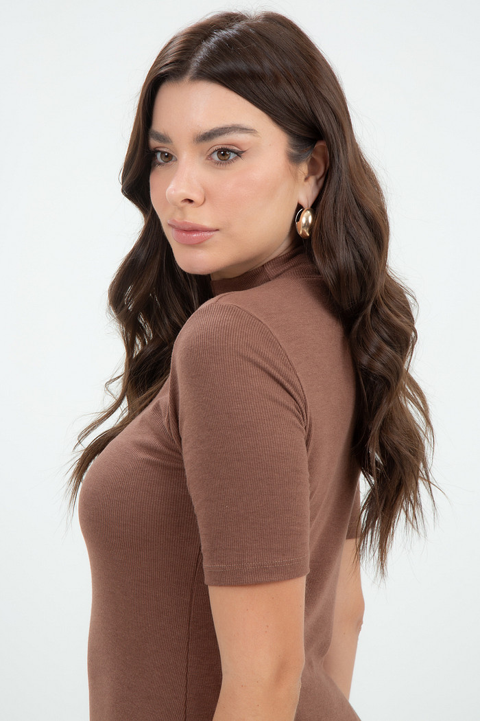 Vestido Midi em Ribana Gola Padre e Fendas Laterais