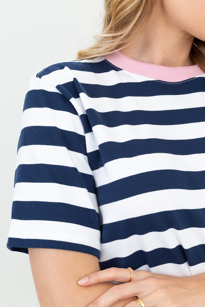 T-shirt Over com Gola de Ribana Colorida